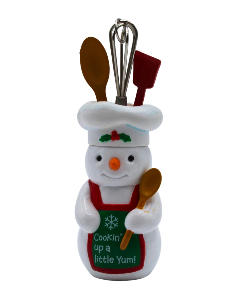 Hallmark Ornament: 2018 Cookin Up a Little Yum | QGO2153