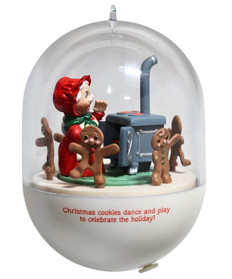 Hallmark Ornament: 1990 Mrs. Santa's Kitchen | QLX7263