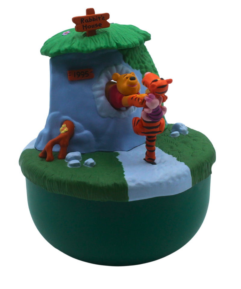 Hallmark Ornament: 1995 Winnie the Pooh | QLX7297