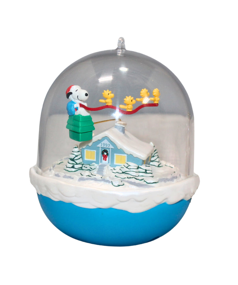 Hallmark Ornament: 1997 Snoopy Plays Santa | QLX7475