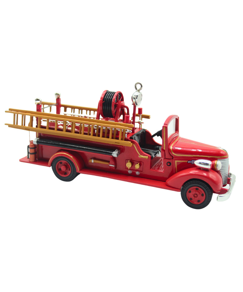 Hallmark Ornament: 2005 Chevrolet Fire Engine- 1938 | QX2035