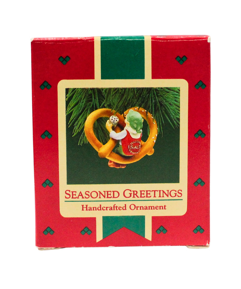 Hallmark Ornament: 1987 Seasoned Greetings | QX4549