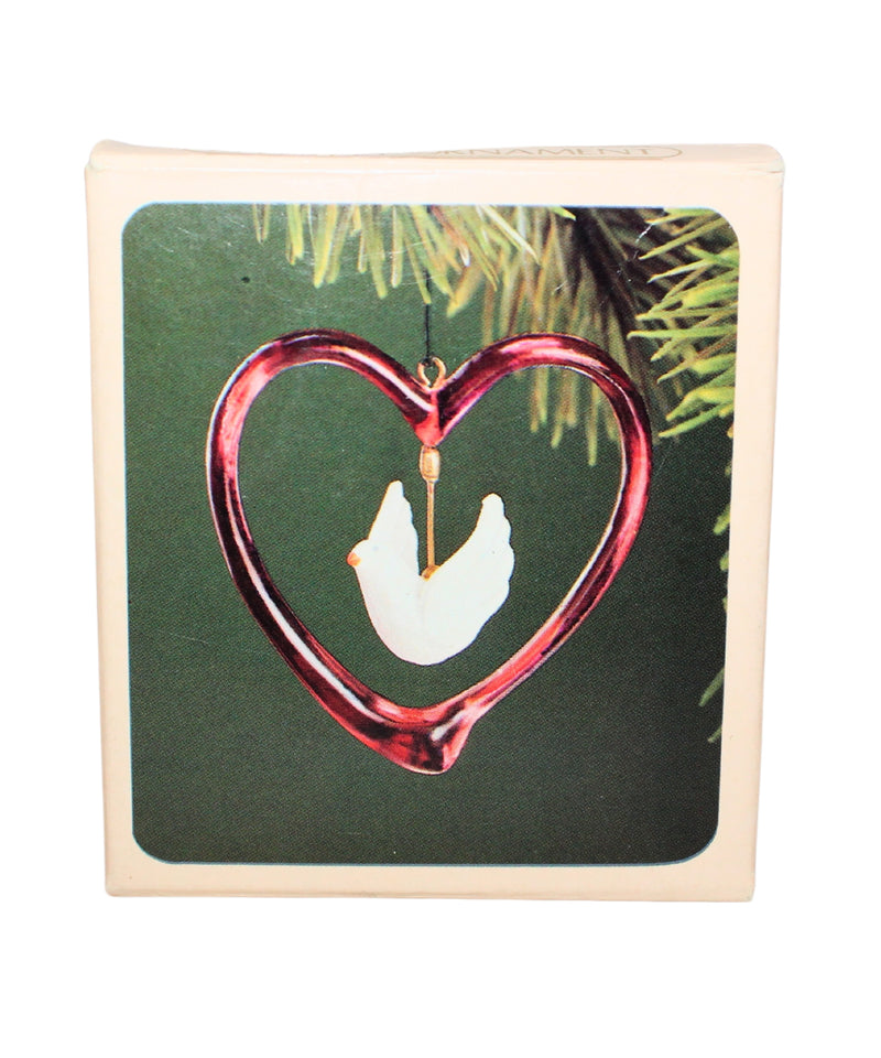 Hallmark Ornament: 1982 Dove Love  | QX4623