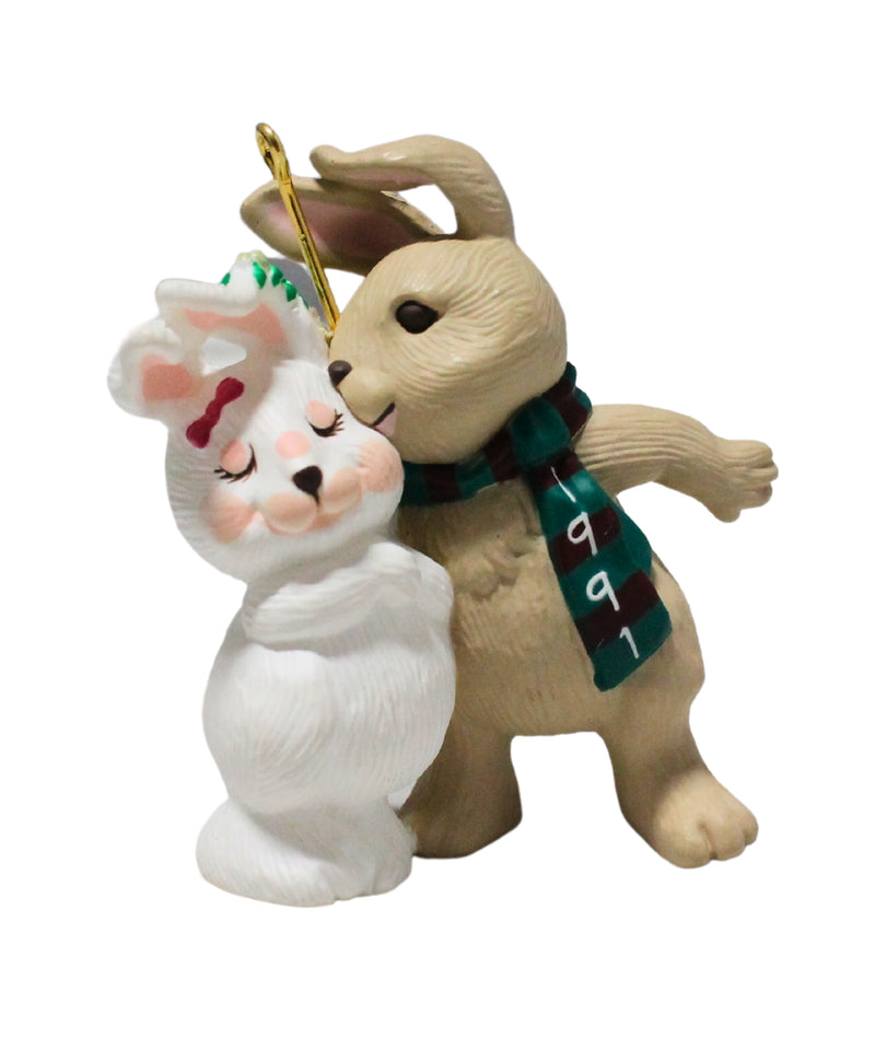 Hallmark Ornament: 1991 Under the Mistletoe | QX4949