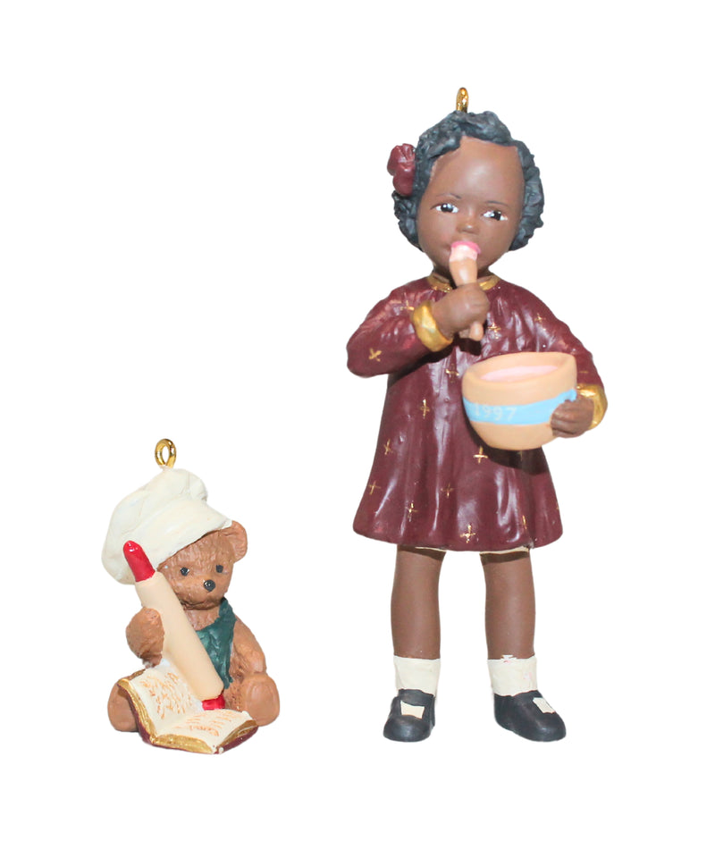 Hallmark Ornament: 1997 Nikki | QX6142 | Martha Root