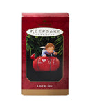 Hallmark Love to Sew - Keepsake Ornament 1997 QX6435