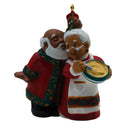 Hallmark Ornament: 1997 Stealing a Kiss | QX6555