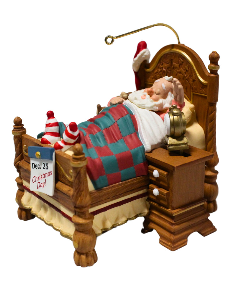 Hallmark Ornament: 2001 Snoozing Santa | QX8165