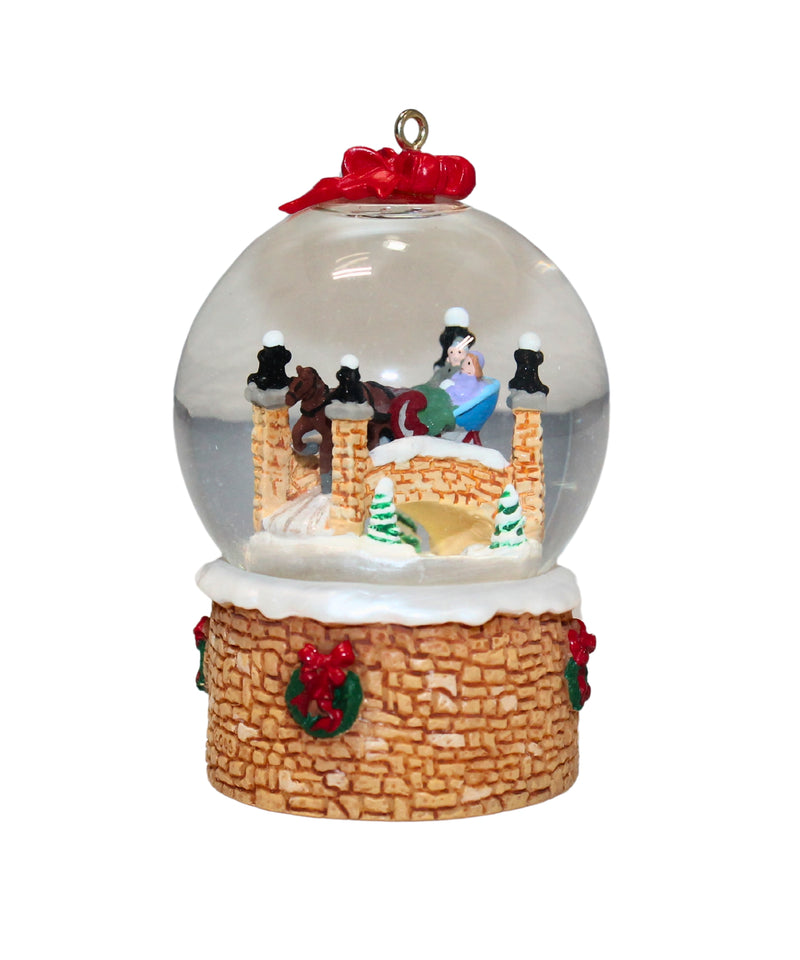 Hallmark Ornament: 2003 Sleigh Ride | QX8207