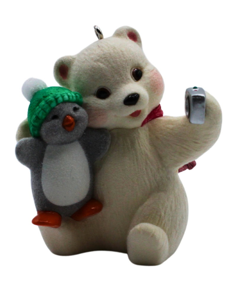 Hallmark Ornament: 2011 Snap Happy Friends | QX8767