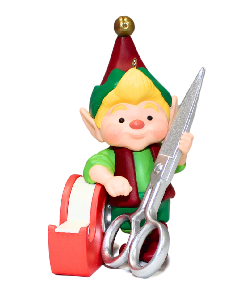 Hallmark Ornament: 2016 North Pole Tree Trimmers | QX9074