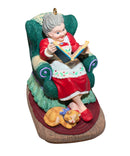 Hallmark Ornament: 1997 Mrs. Claus's Story  | QXC4197