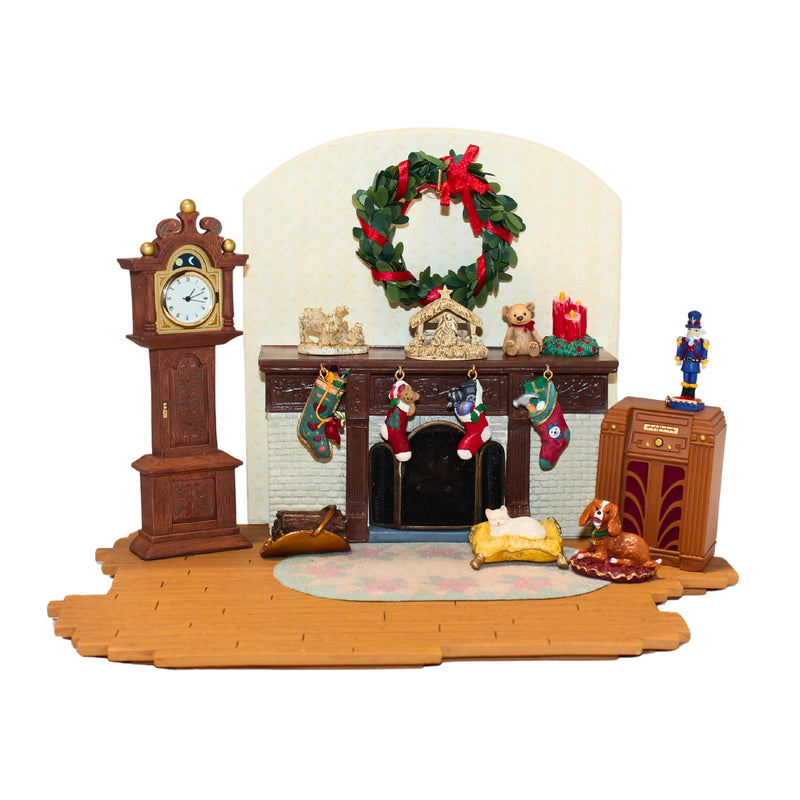Hallmark Ornament: 2002 The Family Room | QXC4566