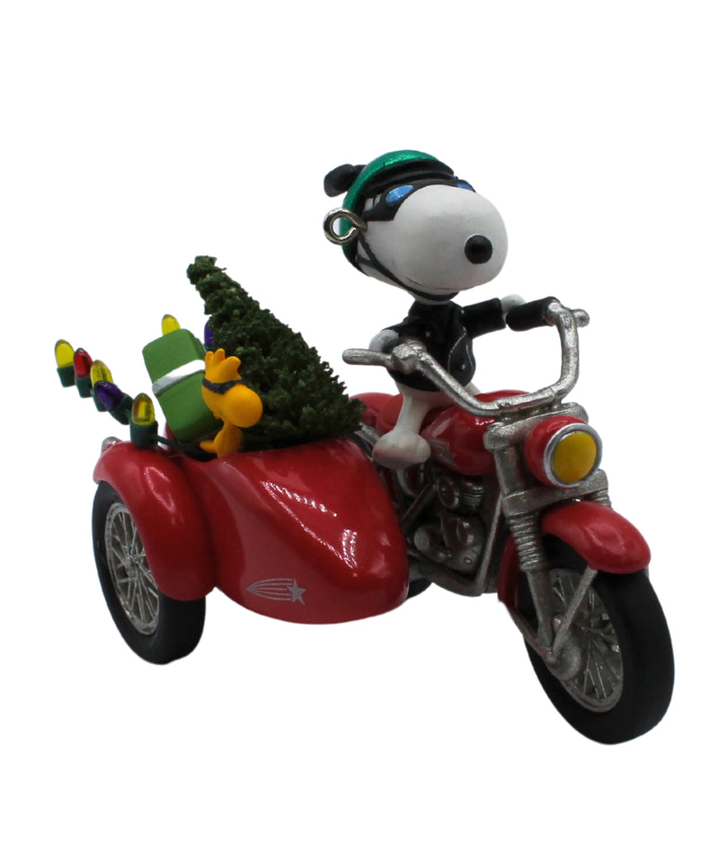 Hallmark Ornament: 2009 Zipping Through the Snow | QXC9002 | Peanuts