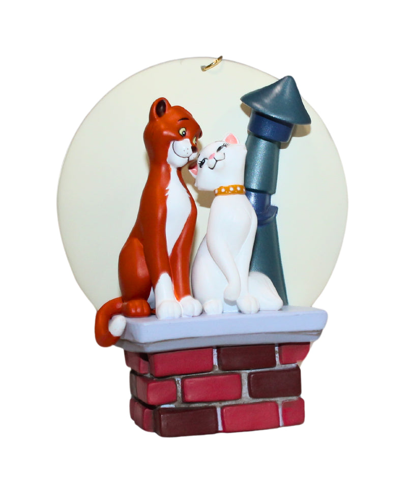 Hallmark Ornament: 2001 Thomas O'Malley and Duchess | QXD4175 | Disney