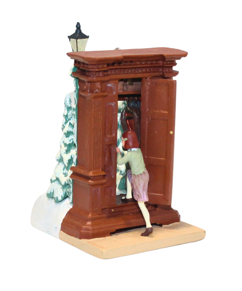 Hallmark Ornament: 2006 Lucy and the Wardrobe | QXD8393 | Narnia