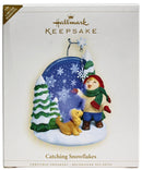 Hallmark Ornament: 2006 Catching Snowflakes | QXE3256