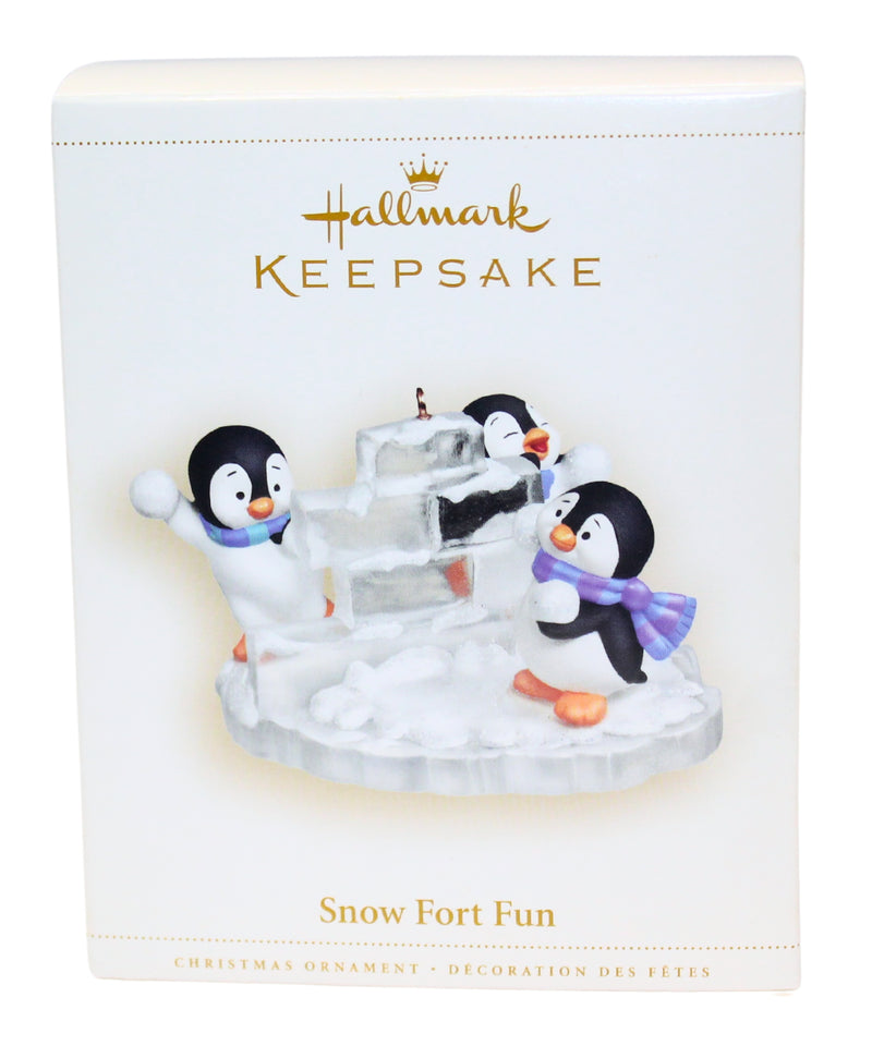 Hallmark Ornament: 2006 Snow Fort Fun | QXG2803