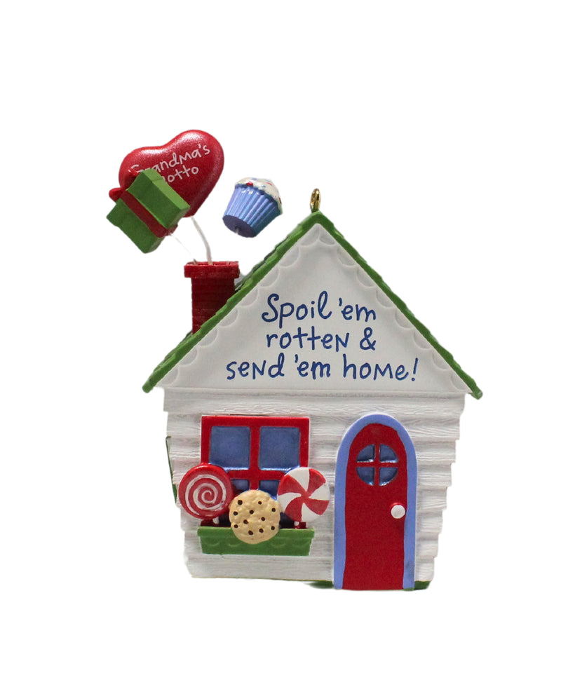 Hallmark Ornament: 2010 Good Times at Grandma's  | QXG7463