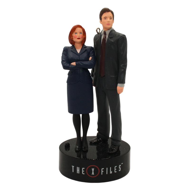 Hallmark Ornament: 2017 Scully and Mulder | QXI1505 | X-Files