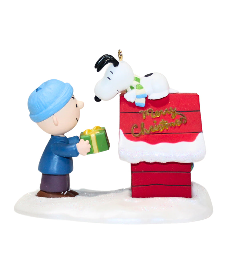 Hallmark Ornament: 2004 Merry Christmas, Snoopy! | QXI4081 | Peanuts