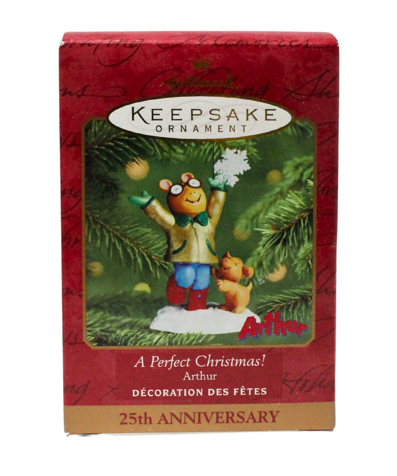 Hallmark Ornament: 2001 A Perfect Christmas | QXI6895