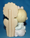 Precious Moments: E0008 A Growing Love | Collectors Club