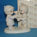 Precious Moments: E-0504 Christmastime is for Sharing