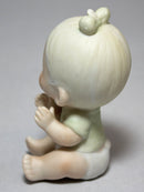 Precious Moments: E-2852D Baby Girl Clapping Hands