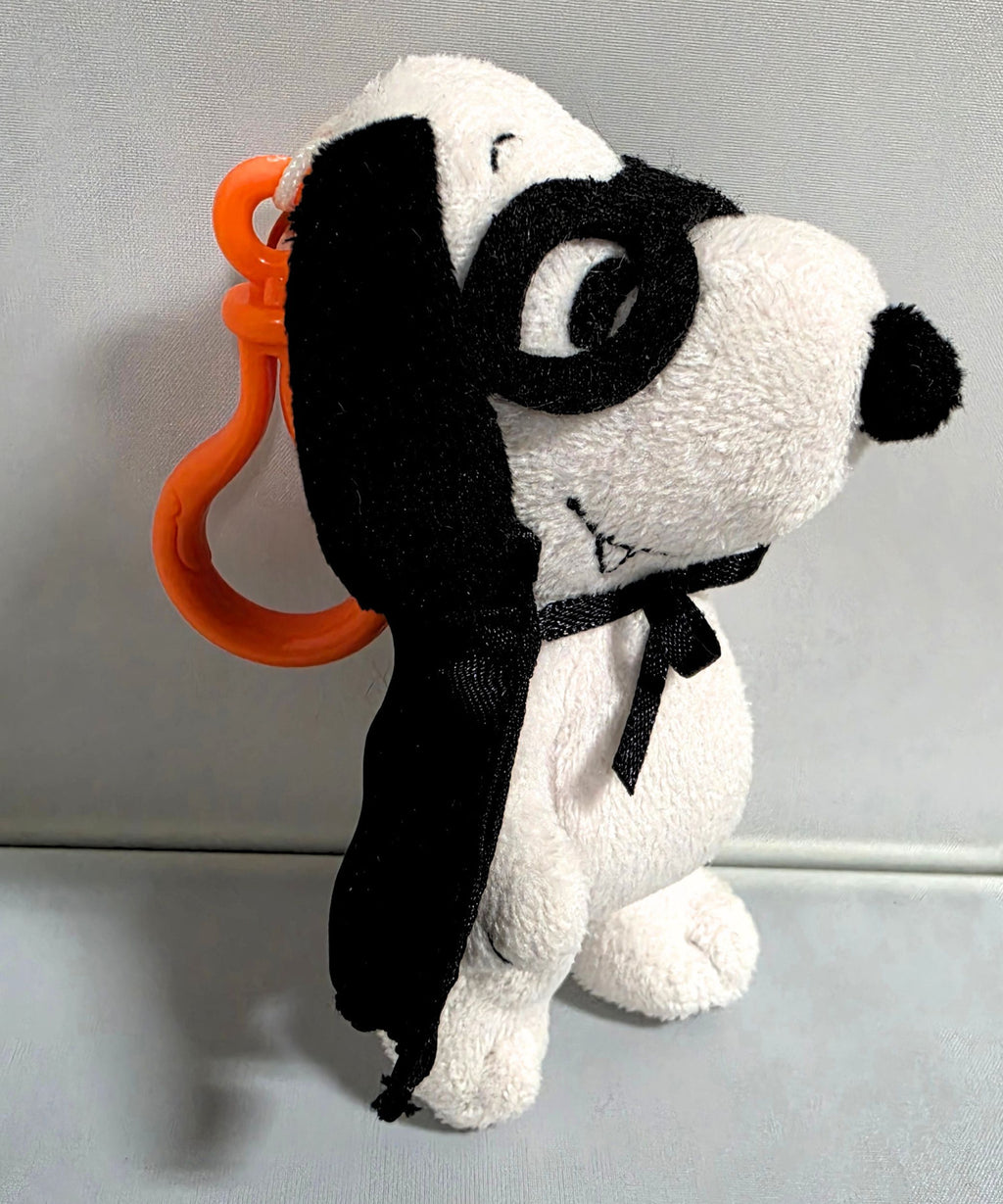 Ty Beanie Baby (Plastic Key Clip) - Snoopy the Halloween Dog