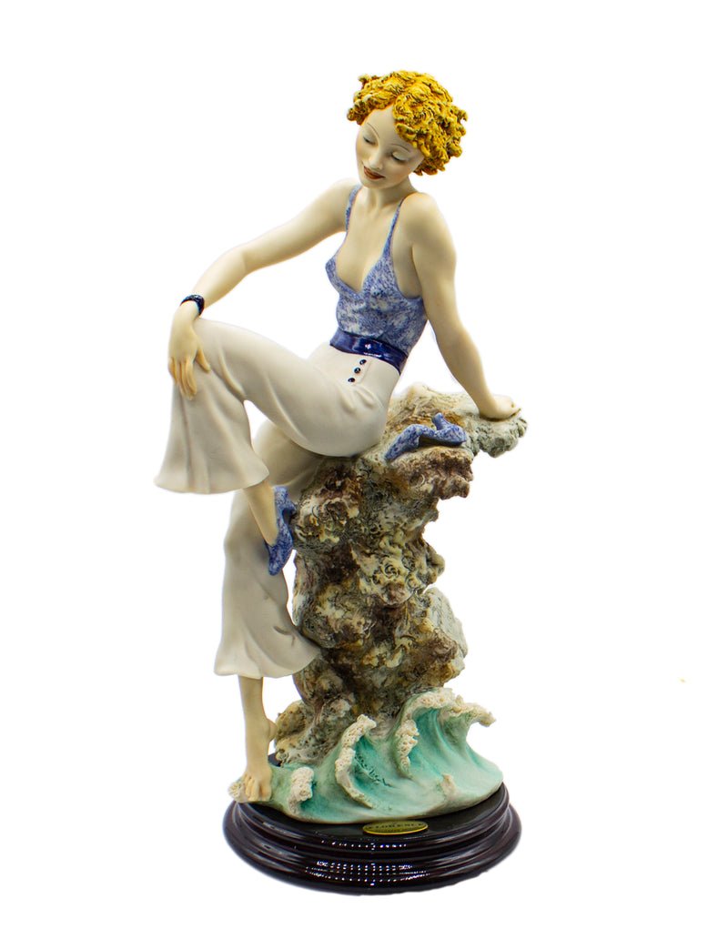 Giuseppe Armani Figurine: 0110c Sabrina