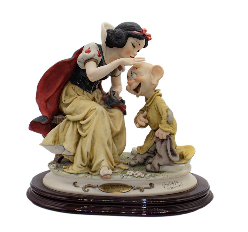Giuseppe Armani Figurine: 0309C Snow White & Dopey
