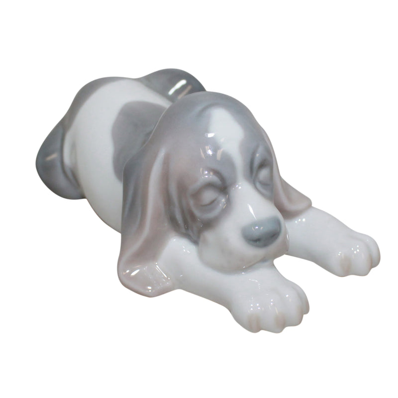 Lladró Figurine: 1072 Sleeping Beagle Puppy