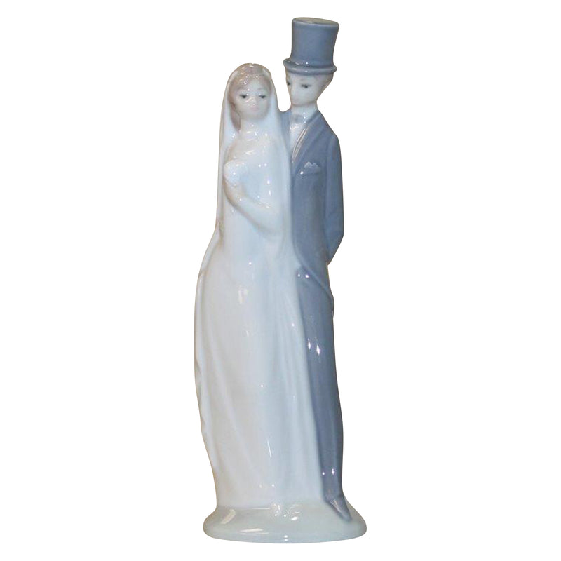 Lladró Figurine: Nao 109 Just Married