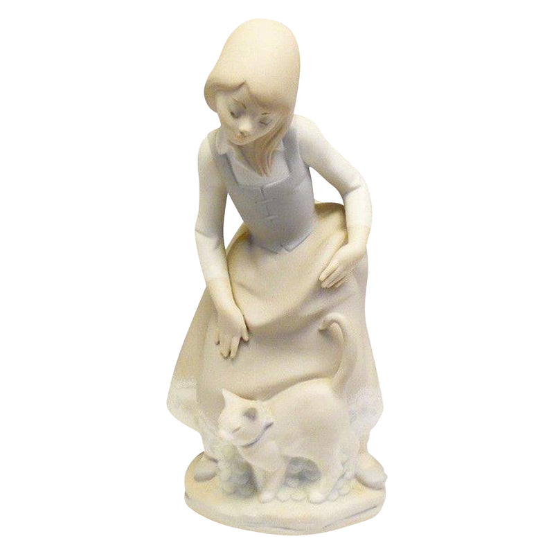 Lladró Figurine: 1187 Little Girl with Cat