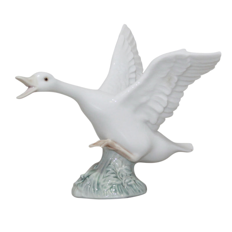 Lladró Figurine: 1265 Jumping Duck