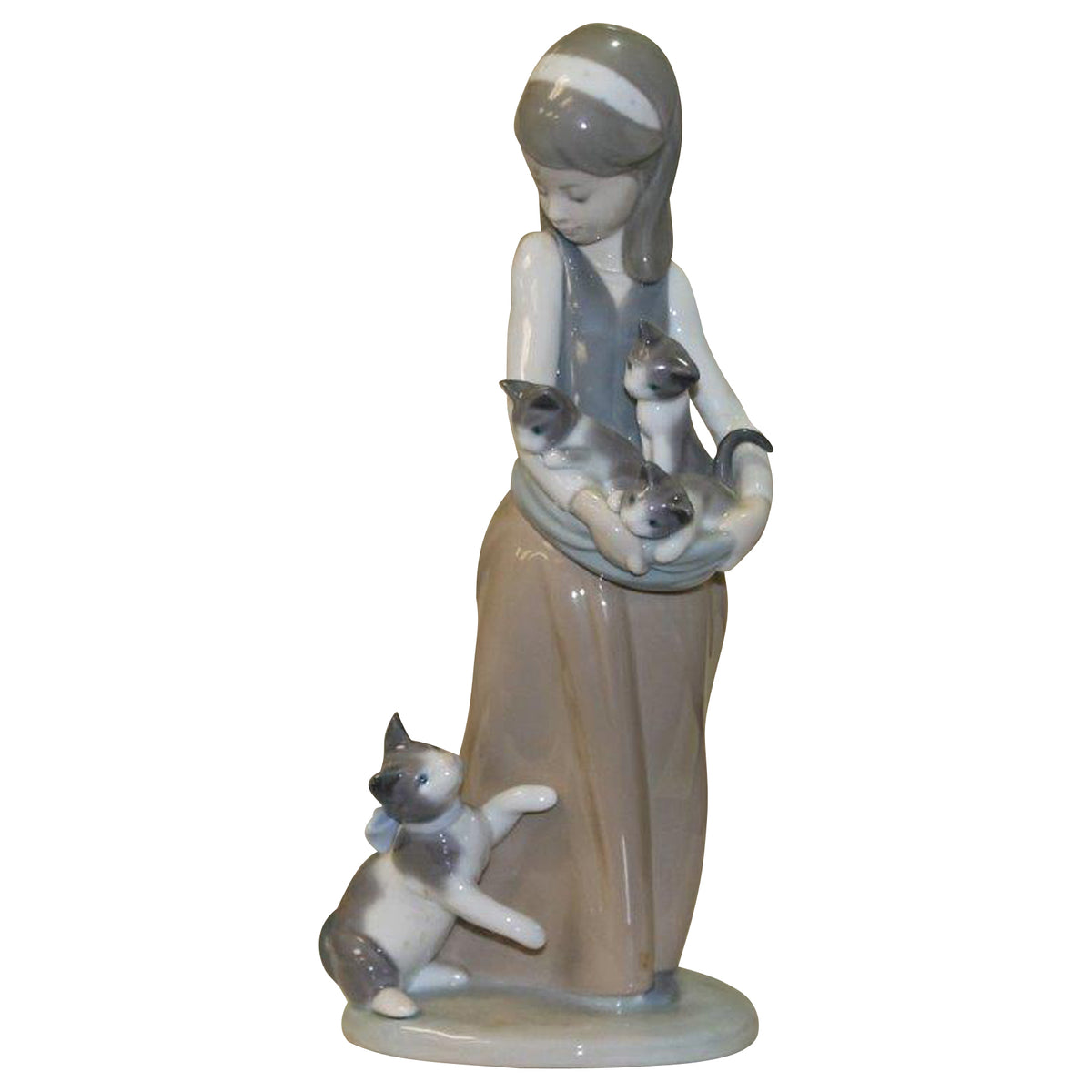 美品 LLADRO【鳩と遊ぶ少女】【廃番】 5416 楽天市場】リヤドロ 桜の唄 01008422 LLADRO 白い鳩 鳥 置物