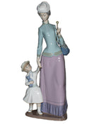 Lladró Figurine: 1353 Lady with Girl