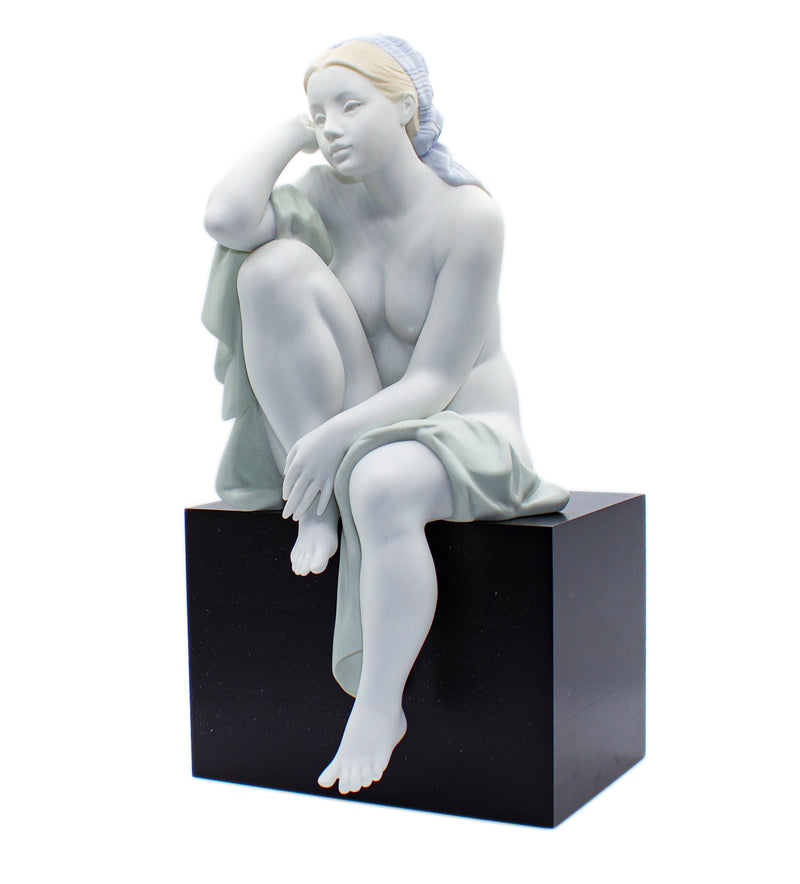 Lladró Figurine: 16887 Lost in Thought