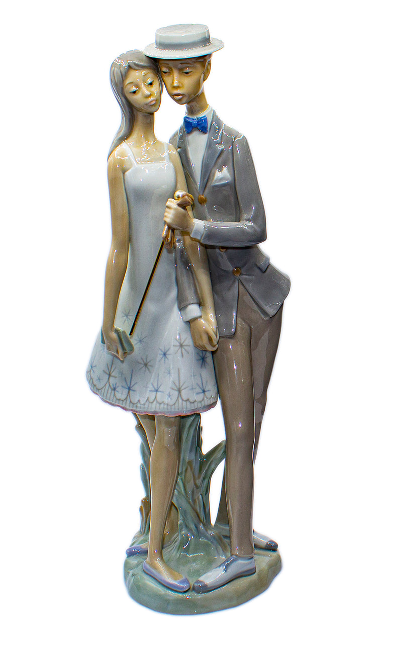 Lladró Figurine: 4598 Sweethearts