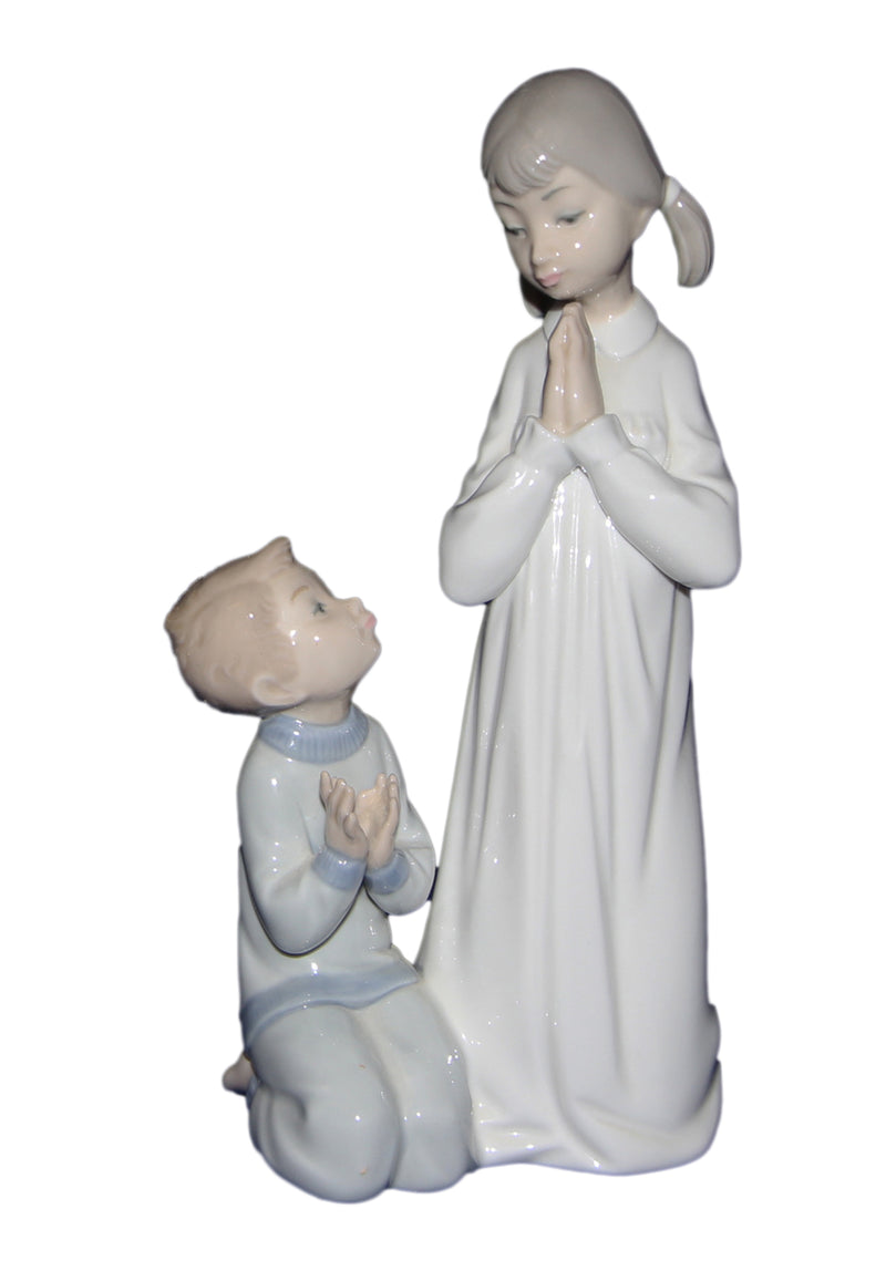 Lladró Figurine: 4779 Teaching to Pray