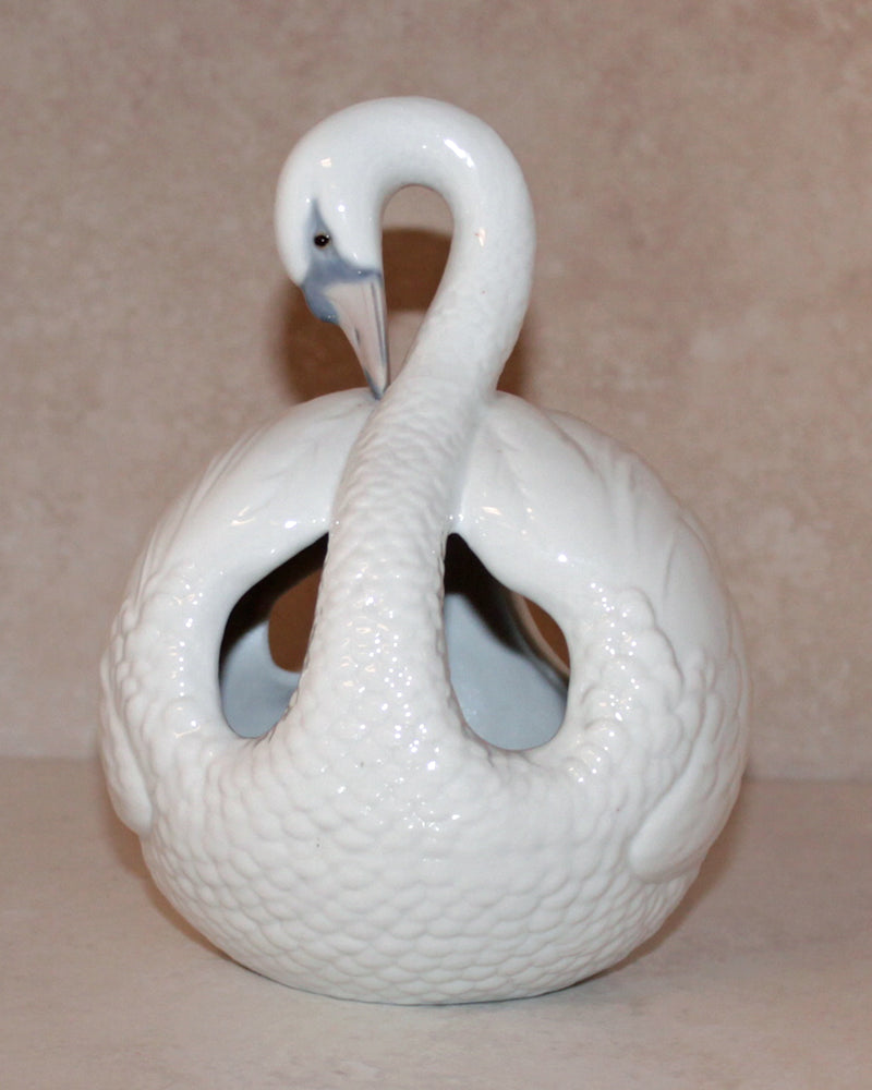 Lladró Figurine: 4829 Swan