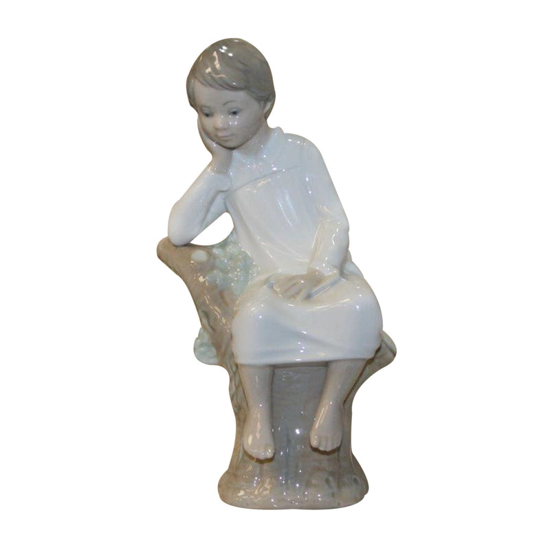 Lladró Figurine: 4876 Little Boy Thinking