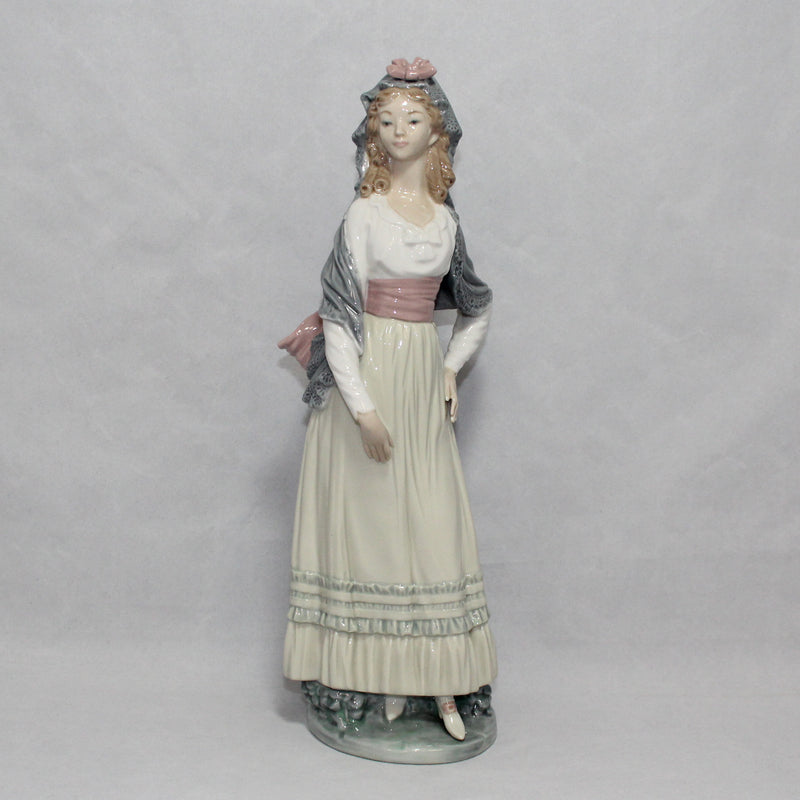 Lladró Figurine: 5125 Goya Lady