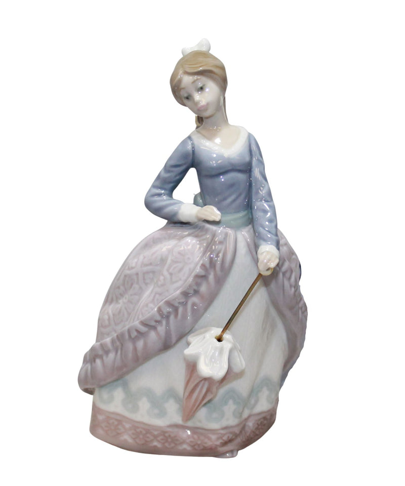 Lladró Figurine: 5212 Evita