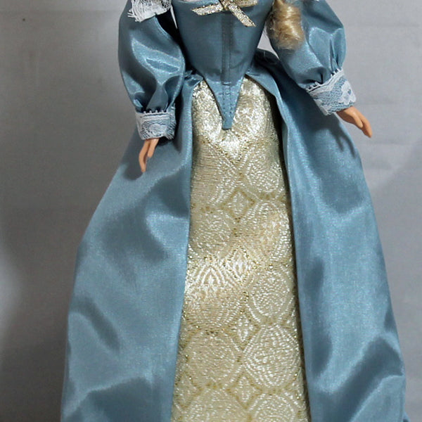 2002 Danish Court Barbie (56216)