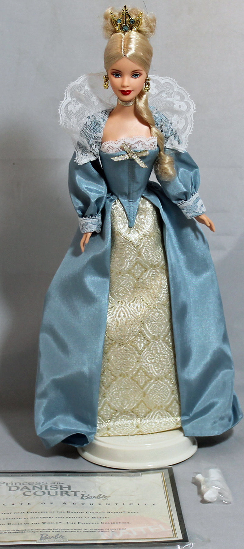 2002 Danish Court Barbie (56216)