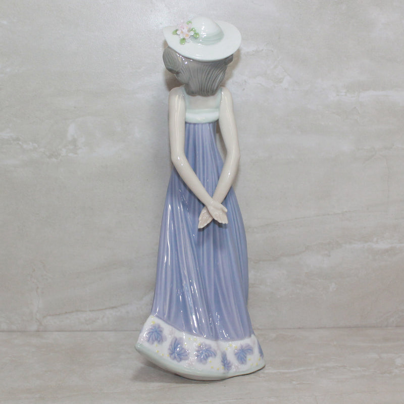 Lladró Figurine: 5644 Susan