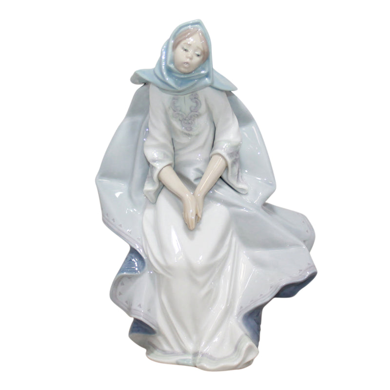 Lladró Figurine: 5747 Mary