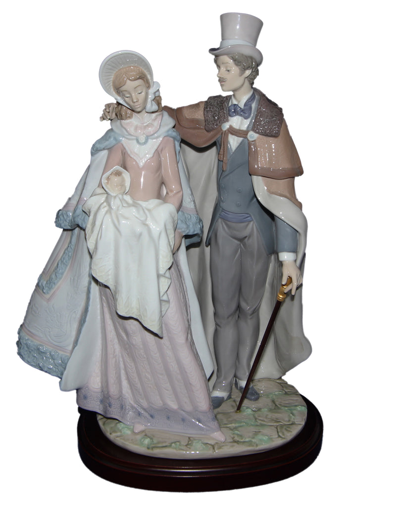Lladró Figurine: 6005 Christening Day